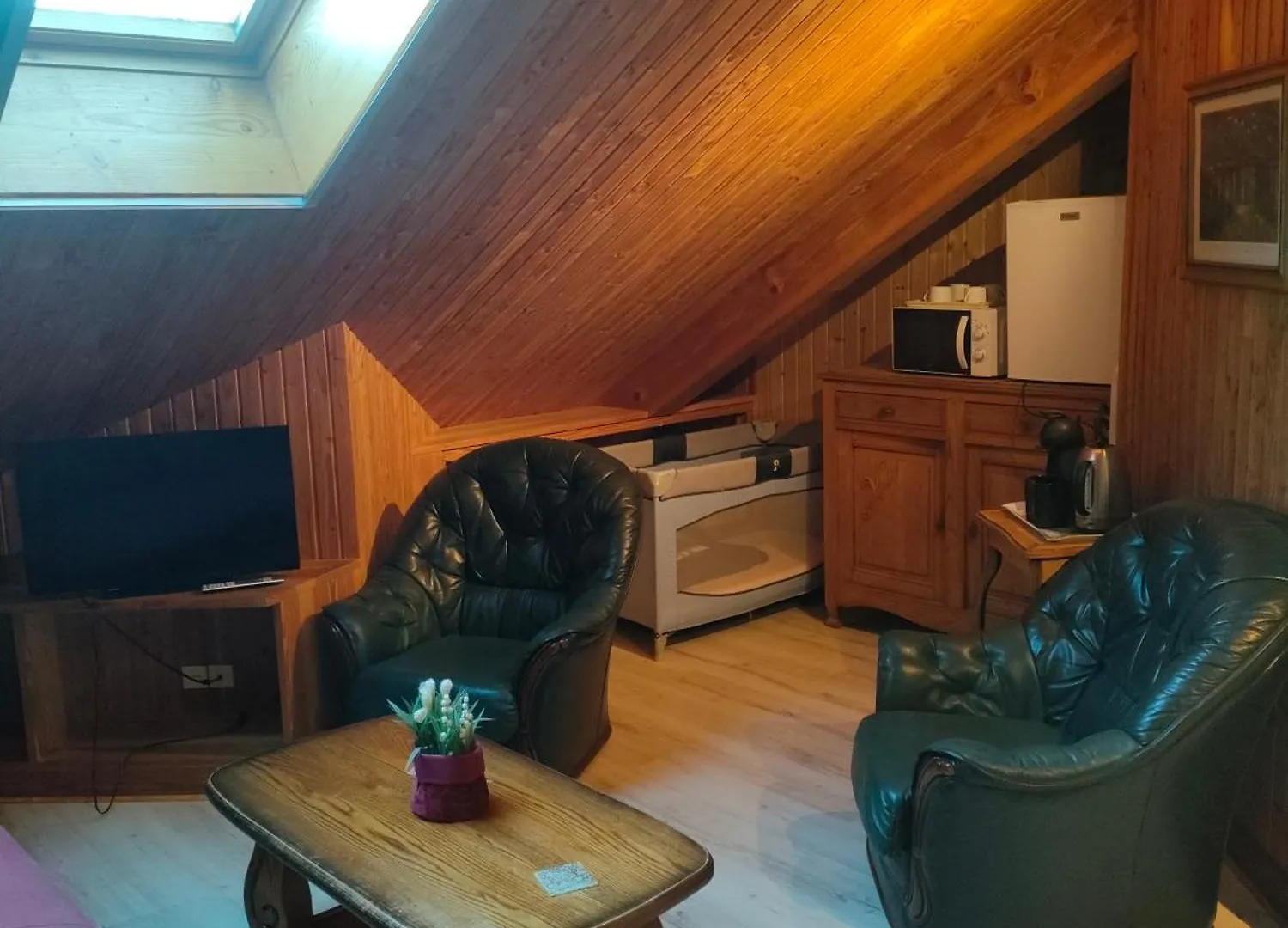 Pisseloup Apartment Gouise Homestay