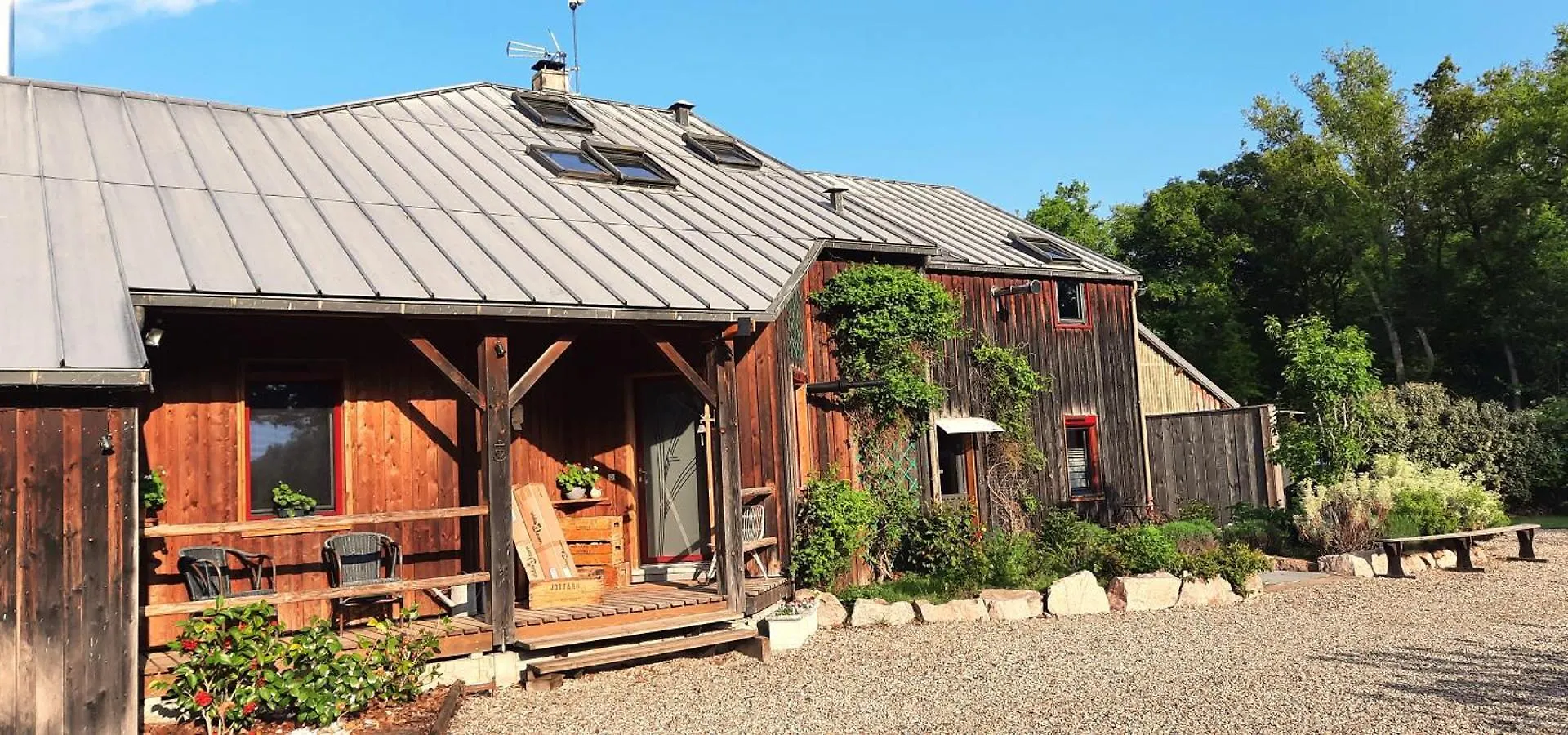 Pisseloup Apartment Gouise Homestay